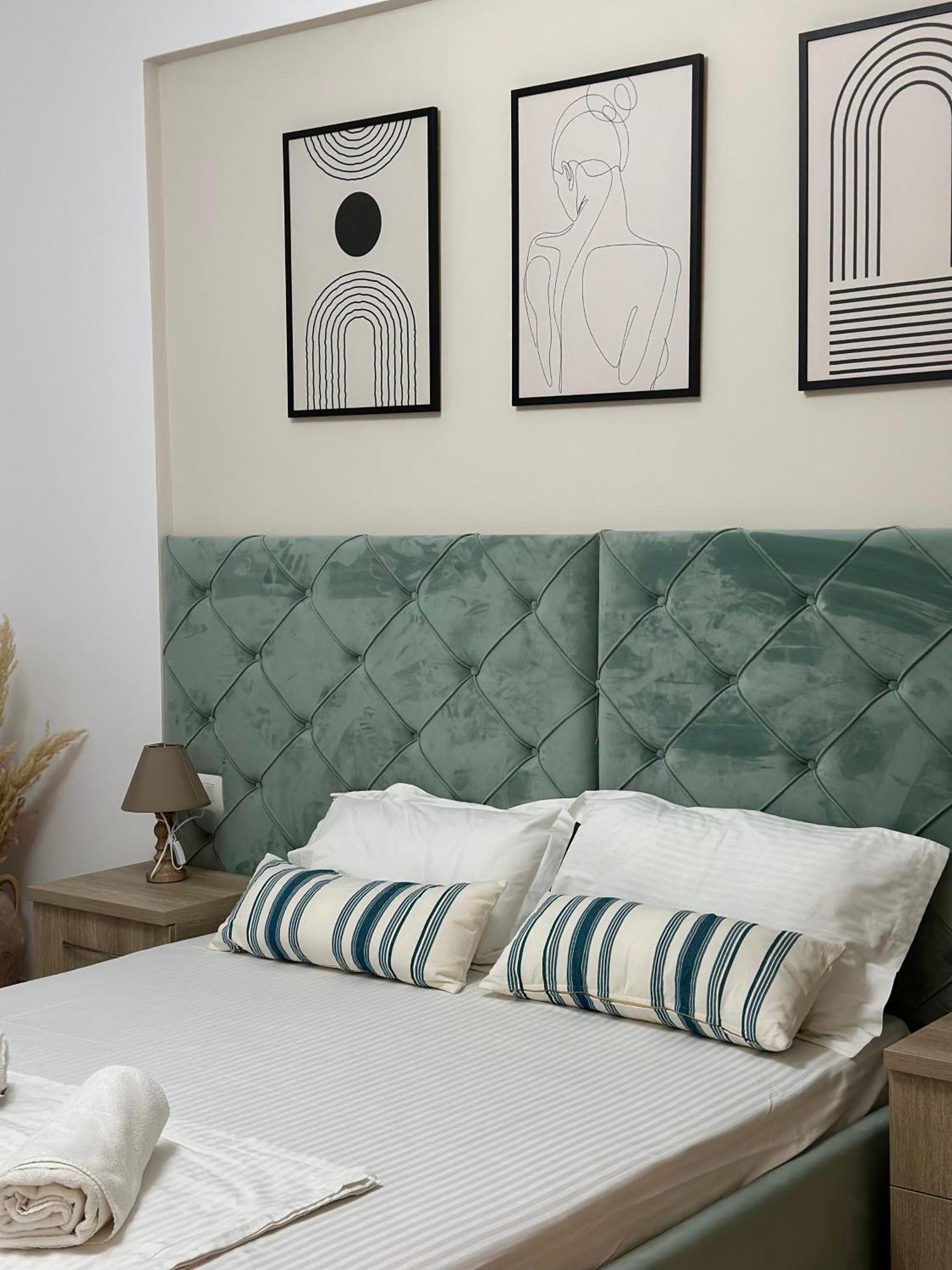 Duplex Lungomare Suites Vlore Exterior photo